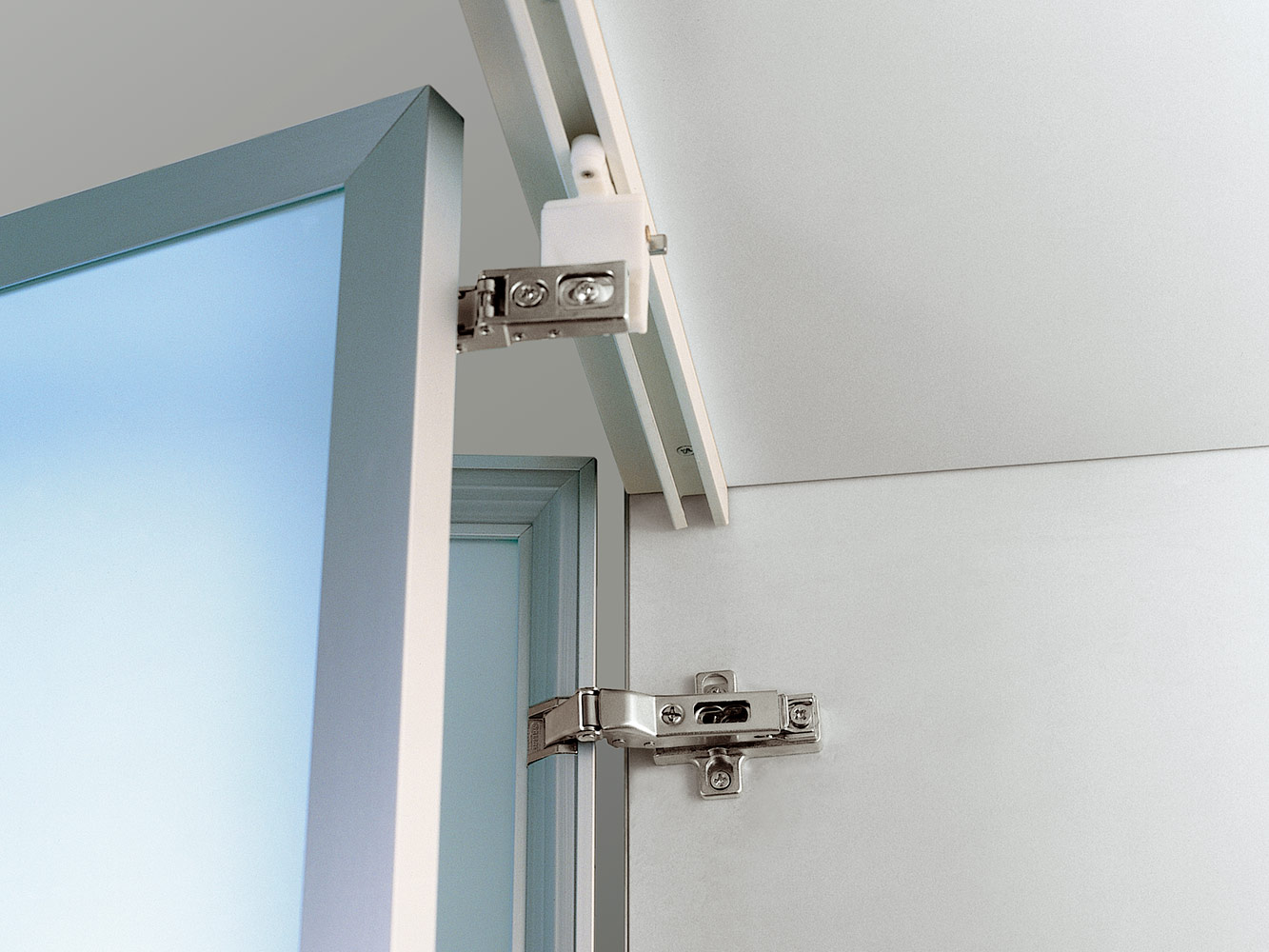 Salice Concertina Doors Screw-On Central Hinge - Image 2