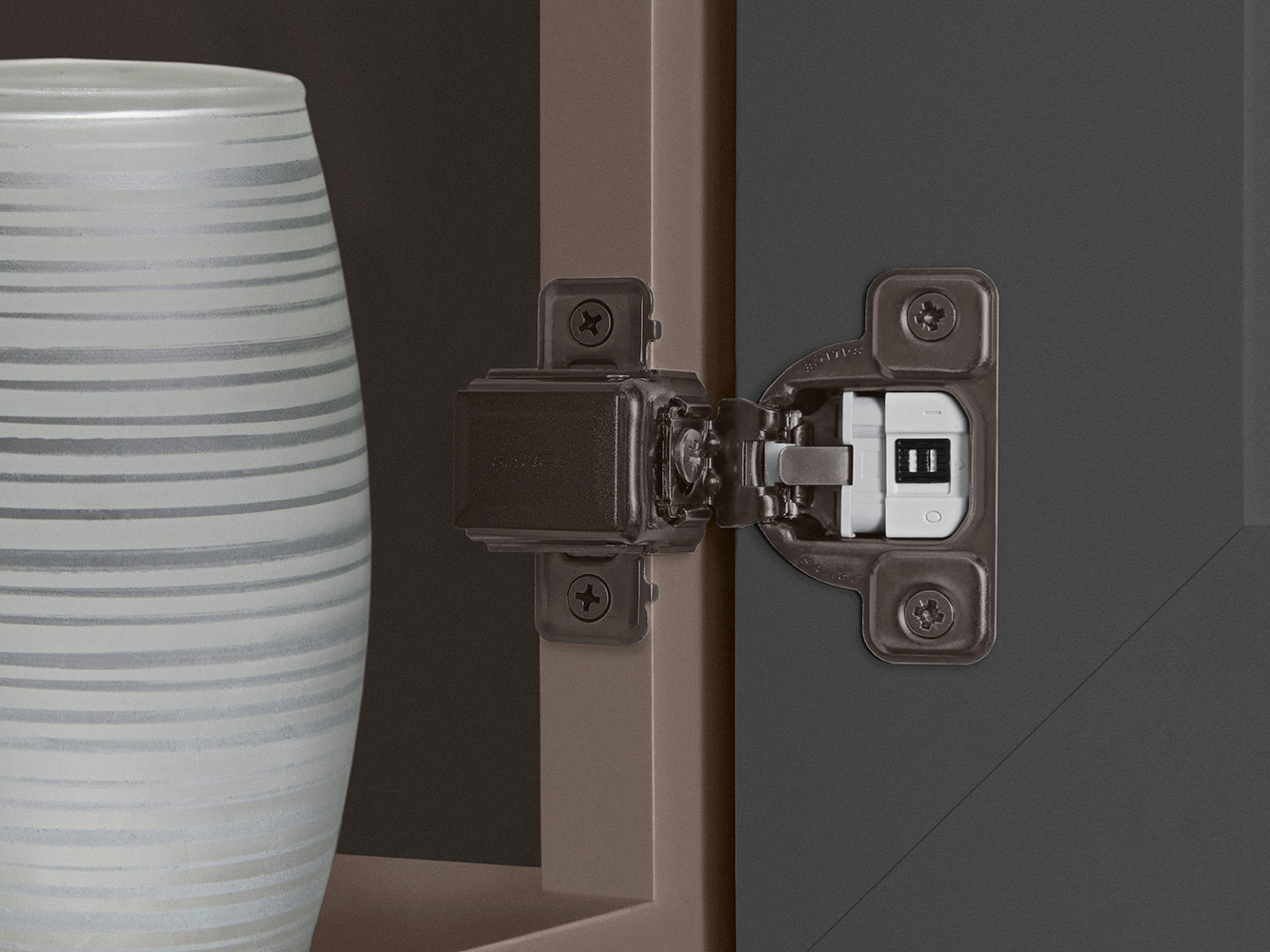 Salice 1/2" Overlay (CUR37D9R) SOFT CLOSE Dowelled Face Frame Silentia Excentra 3 Cam Adjustment Hinge Nickel - Image 2