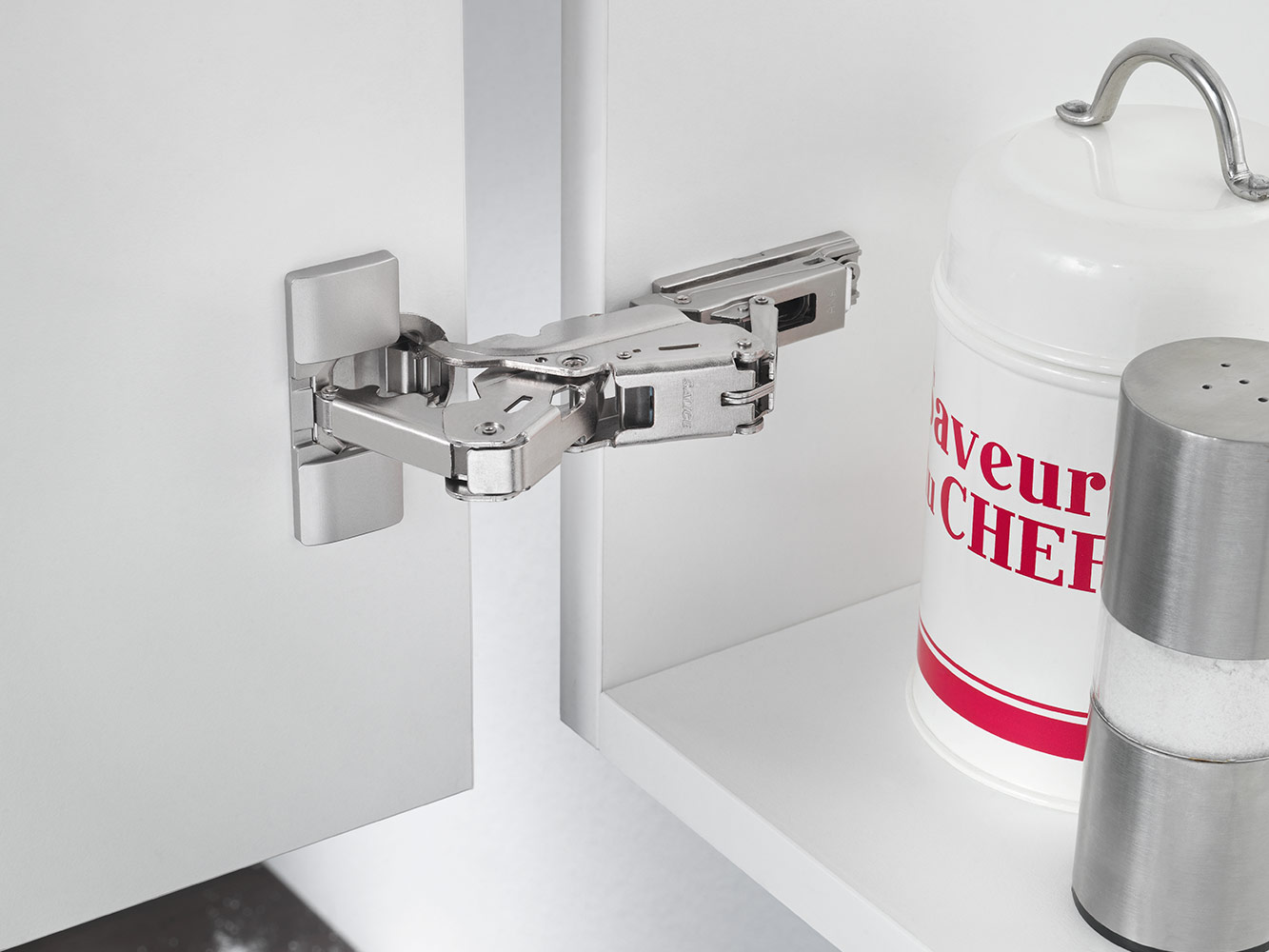 Salice 155-Opening Zero Protrusion Full Overlay (C2RKA99) Dowelled Self-Closing Series 200 Hinge Nickel - Image 2