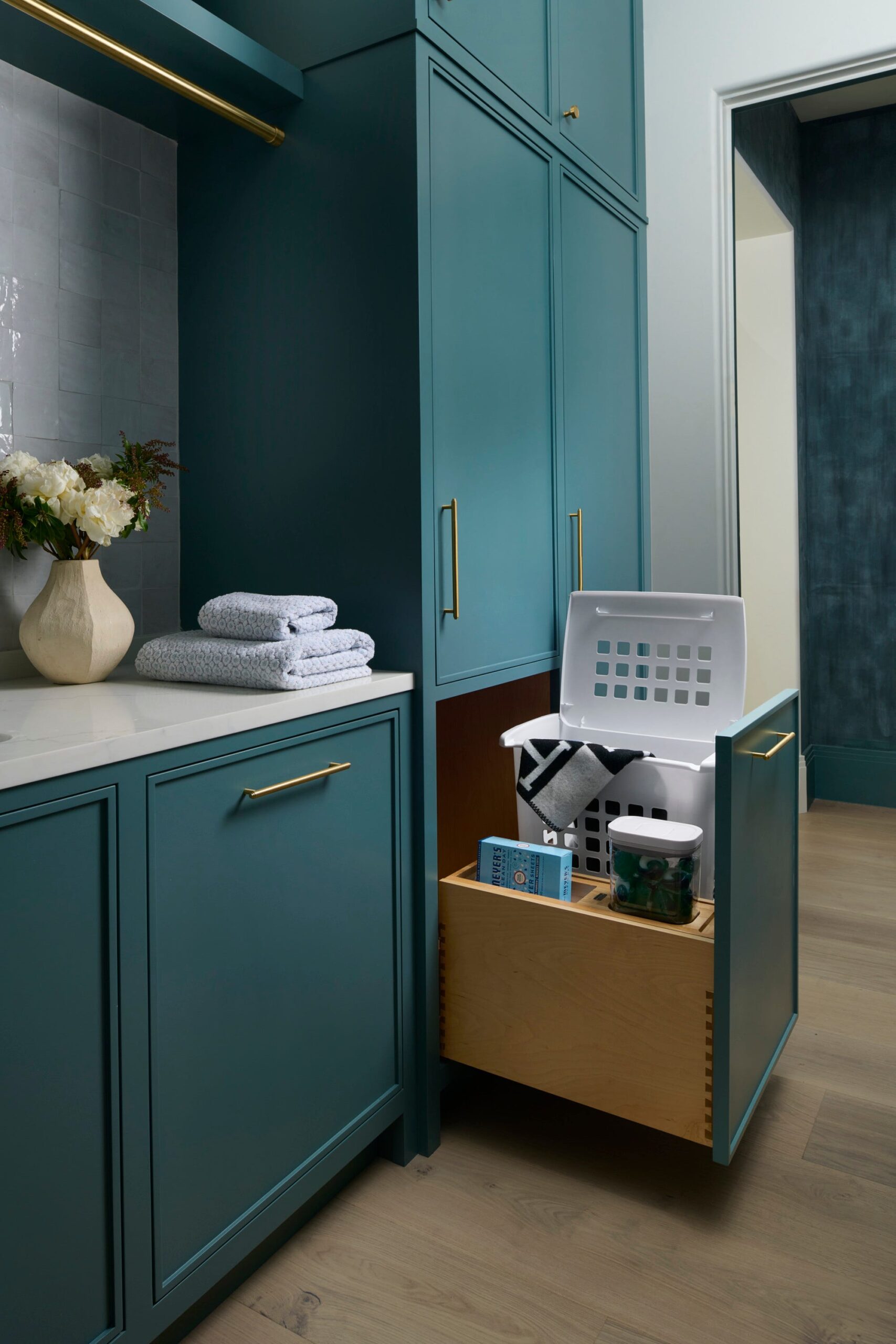 24" Wood Full-Height Cabinet Bottom Mount Hamper Pullout with Single White 1.7 BU Hamper and a Single 1.7 qt. OXO Container w/ BLUM Soft-Close Slides - Image 2