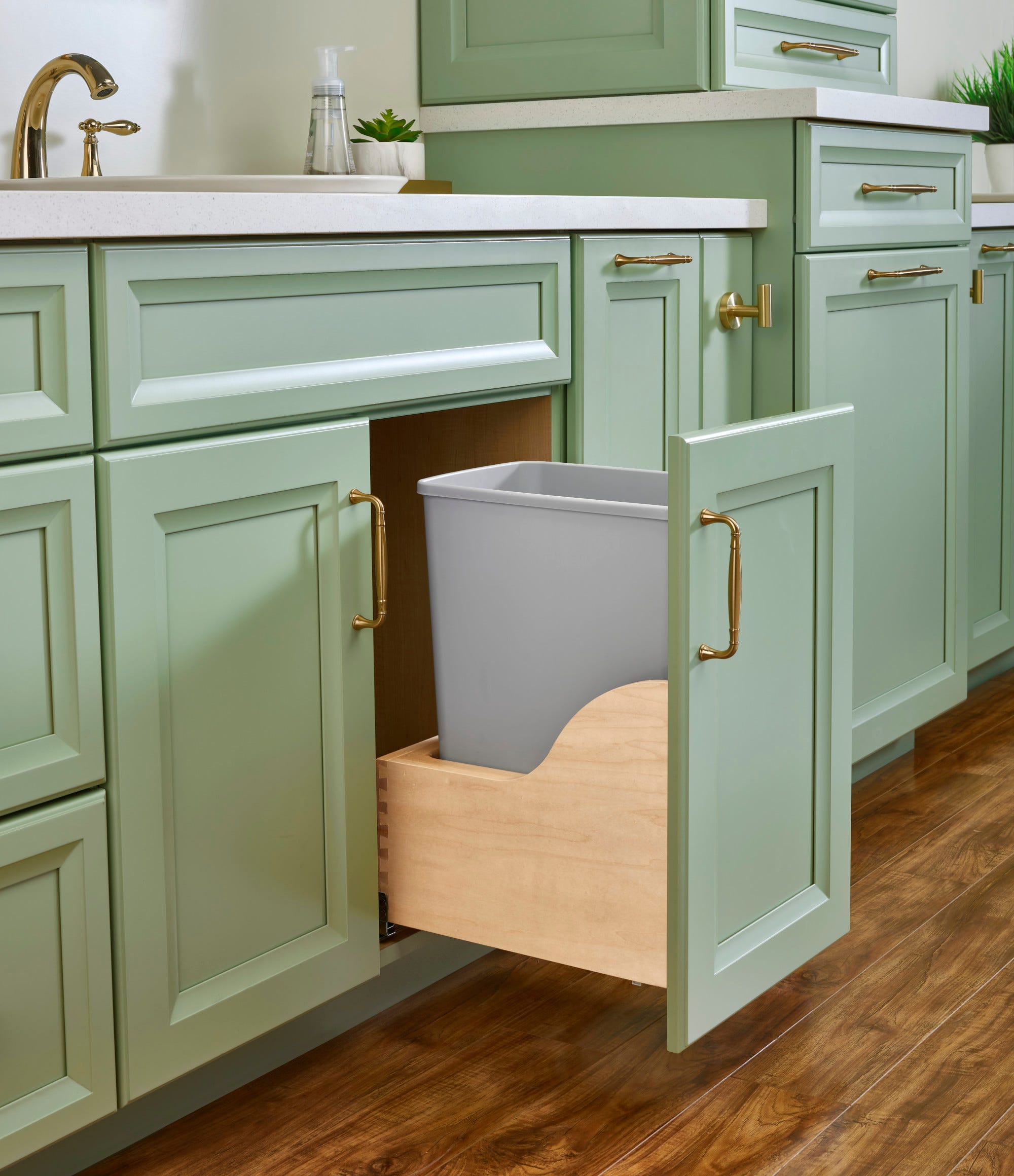 Natural Maple Bottom Mount TANDEM Reduced Depth Waste Pullout w/ Single Gray 32 qt. Container and BLUMOTION Soft-Close - Image 2